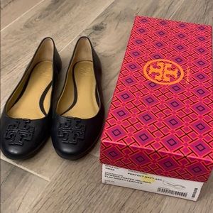 Tory Burch navy blue flats